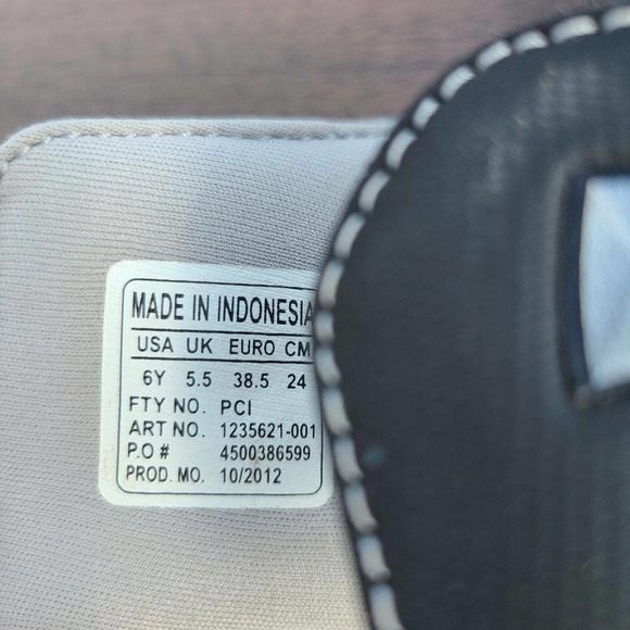 Under Armour UA Playmaker III Slides Sandals Size Y6 - Picture 11 of 11